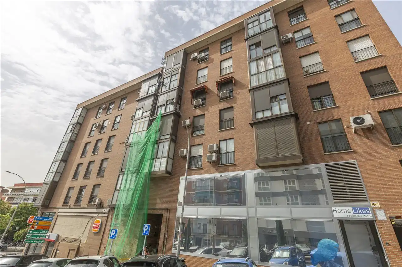 Vista exterior de Piso en venta en Madrid