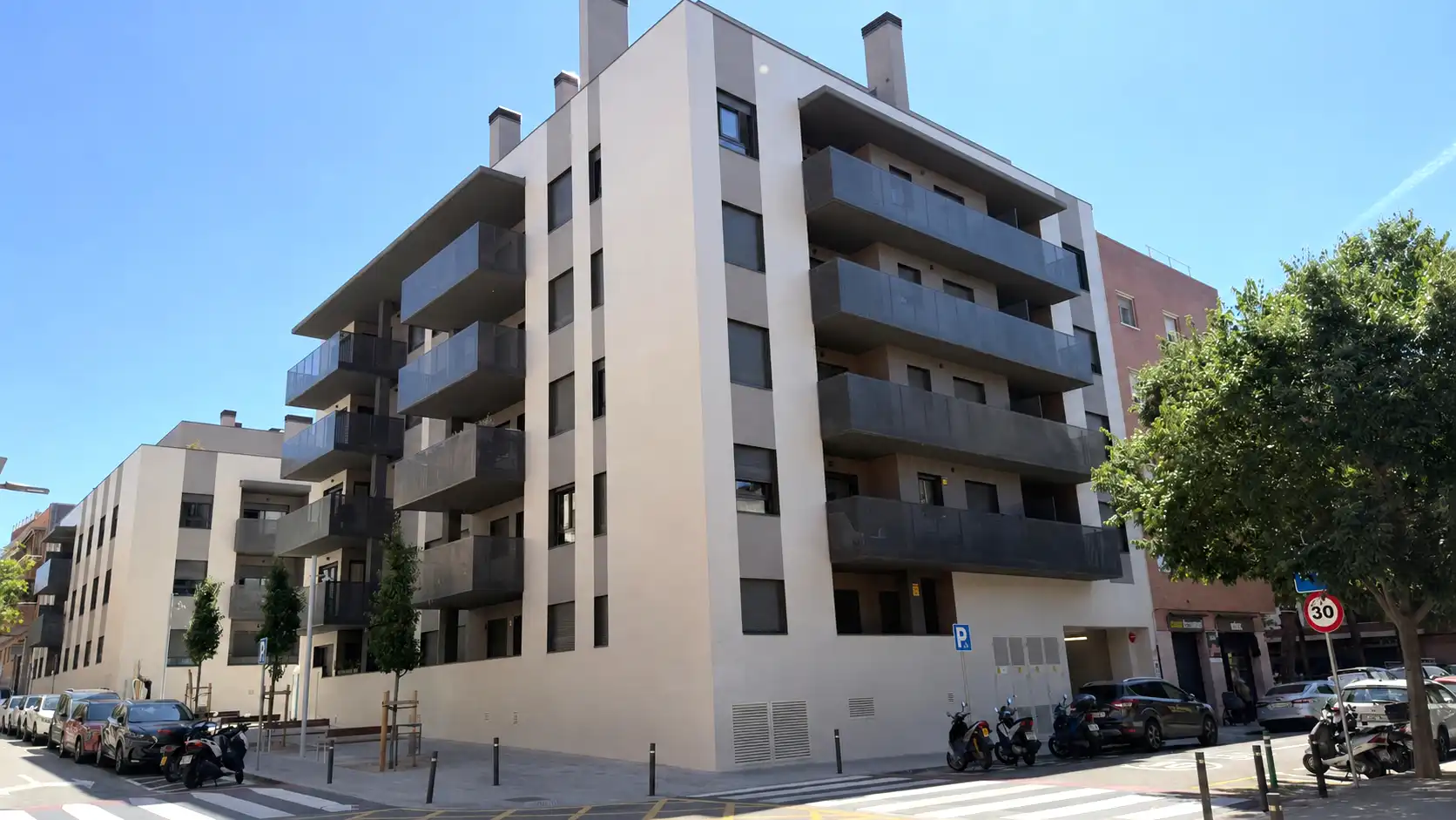 Exterior view of Attic for sale in Esplugues de Llobregat  with Air Conditioner, Heating and Terrace