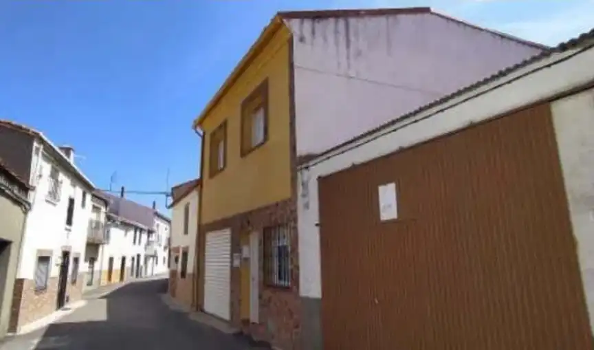 House for sale in NUEVA