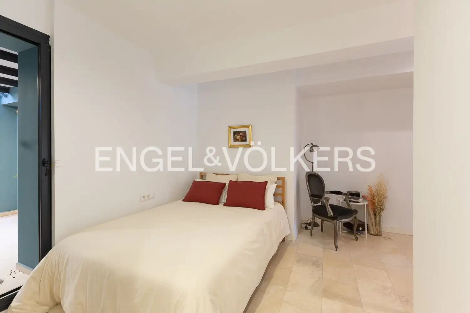 Bedroom of Flat for rent in Valencia  with Air Conditioner, Heating and Terrace