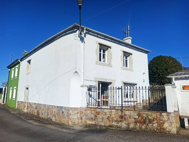Casa-chalet en Venta en Viveiro