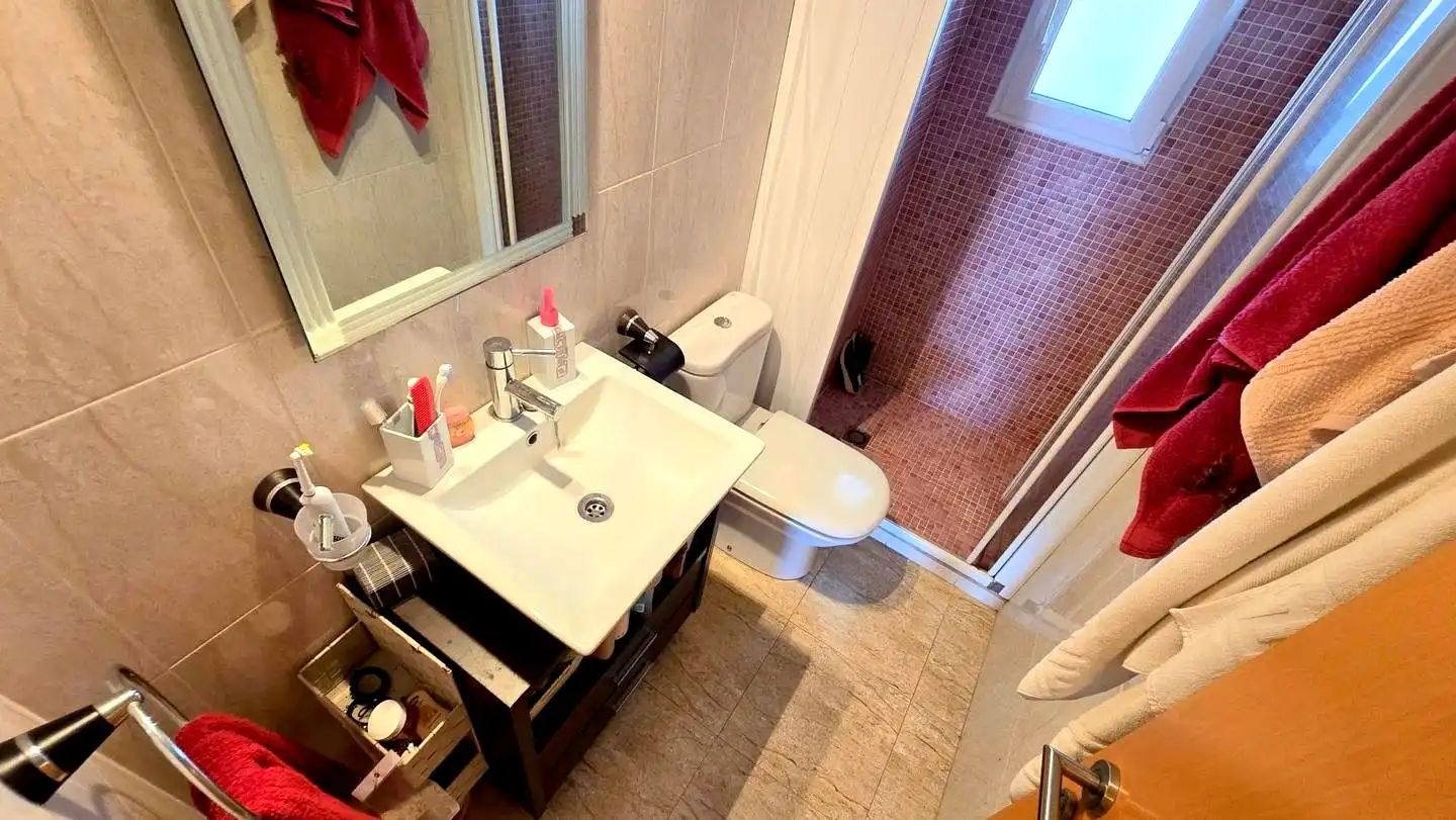 Badezimmer von Wohnungen zur Miete in Gandia mit Terrasse und Möbliert