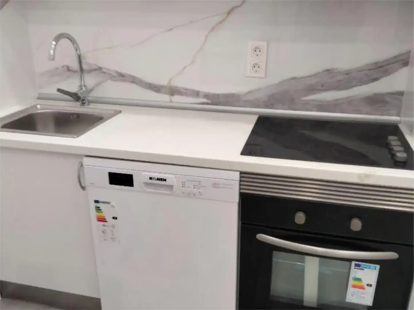 Kitchen of Study for rent in Valladolid  with Air Conditioner, Parquet flooring and Furnished