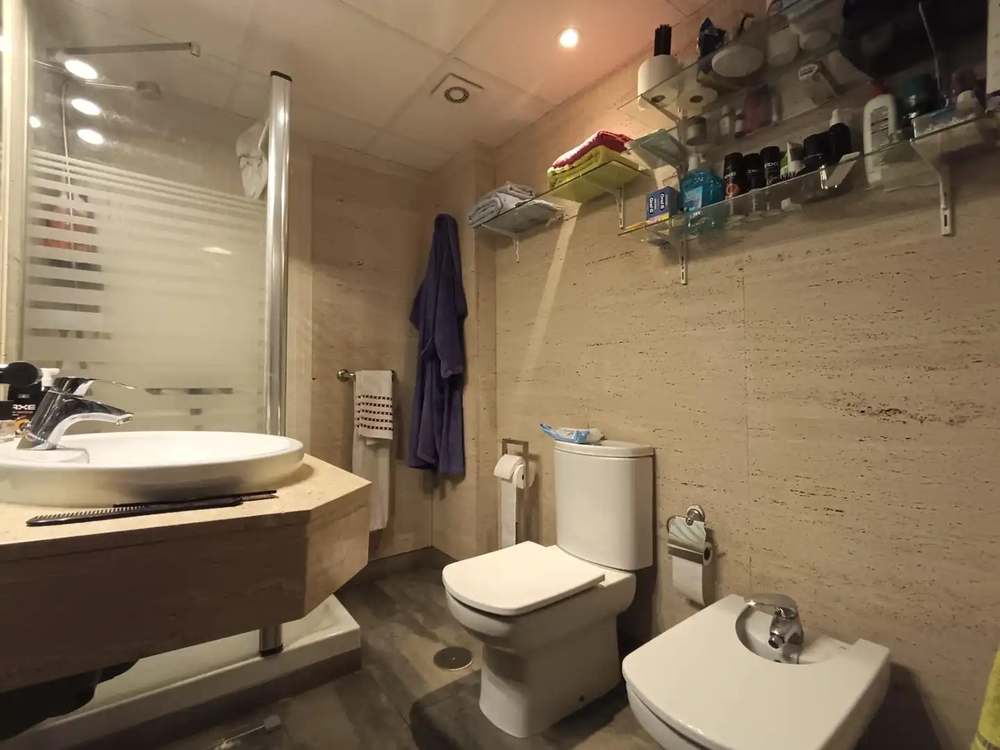 Bathroom of Flat for sale in Córdoba  with Air Conditioner, Heating and Furnished