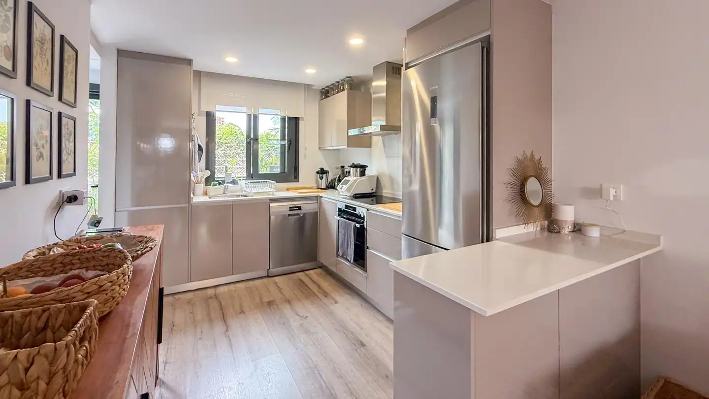 Cocina de Casa adosada en venta en Santa Pola con Aire acondicionado, Calefacción y Parquet