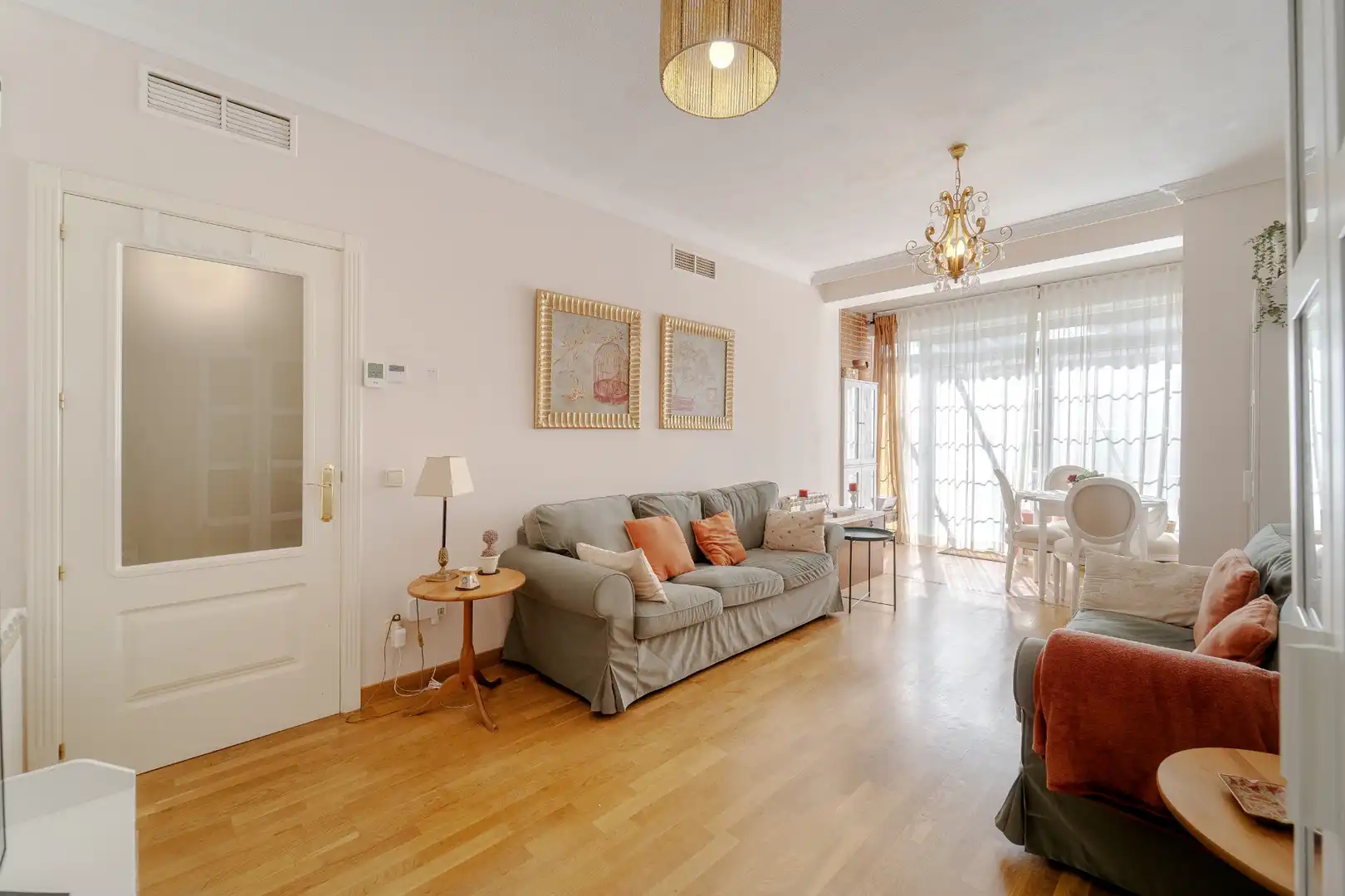 Wohnzimmer von Wohnung zum Verkauf in Las Rozas de Madrid mit Heizung, Privatgarten und Parkett