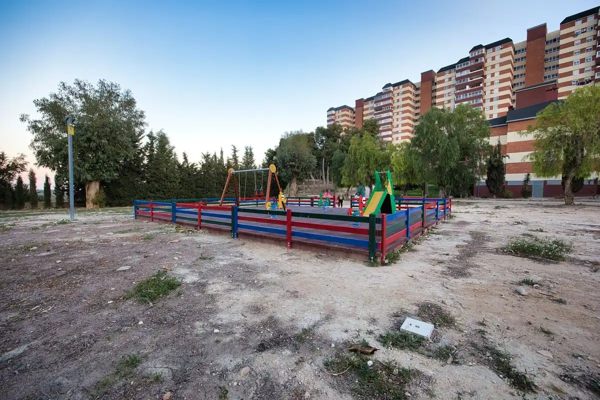 Piso con piscina en venta en C. Pintor Pedro Camacho, imagen 27