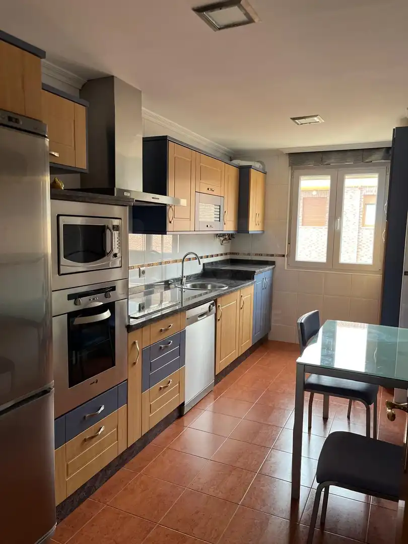 Flat with lift to rent in Calle ABOGADO JOSE FUERTES 5 5