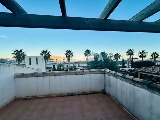 Terrassa de Casa adosada en venda en Polop amb Calefacció, Jardí privat i Terrassa