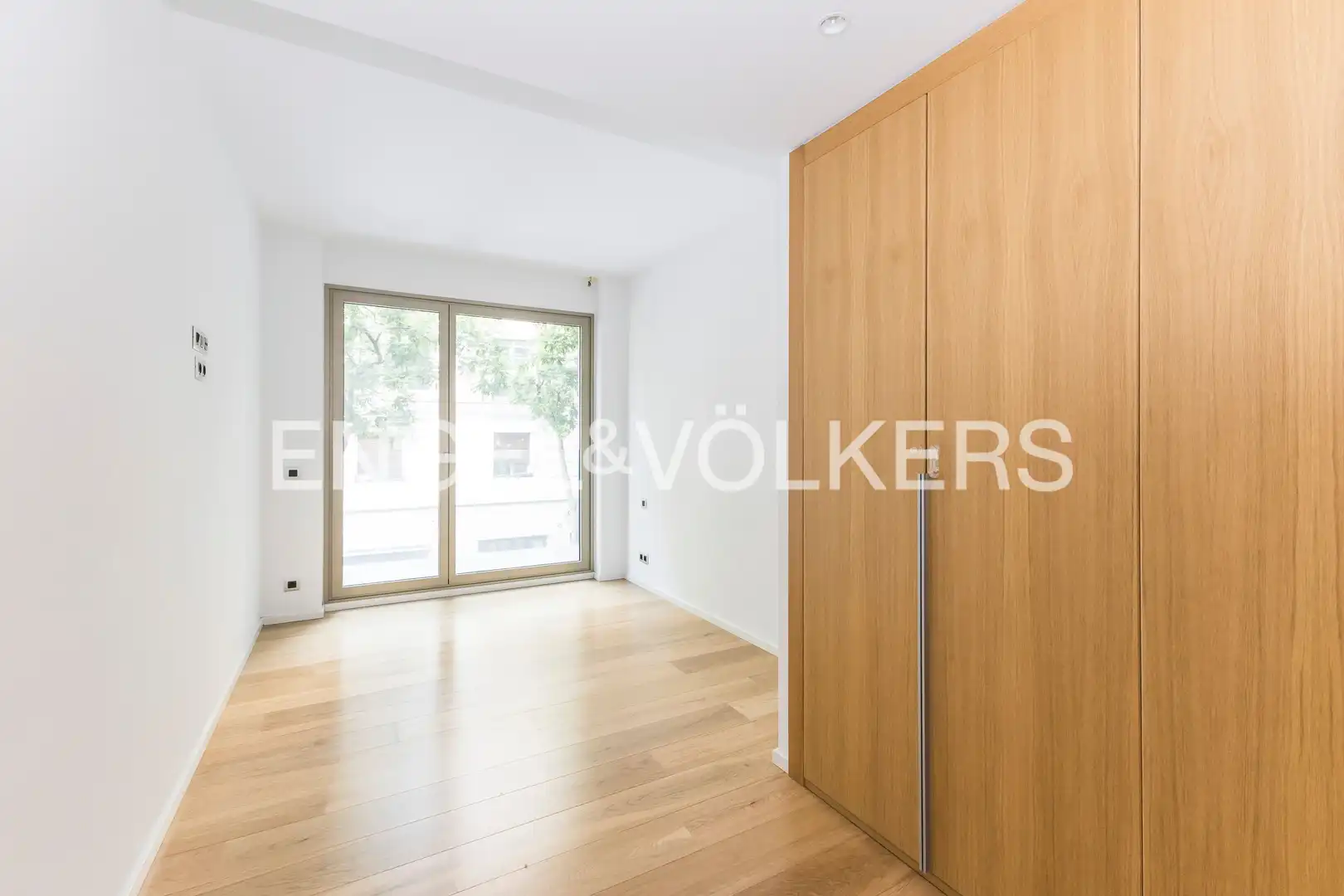 Bedroom of Flat for rent in Madrid  with Air Conditioner, Heating and Storage room