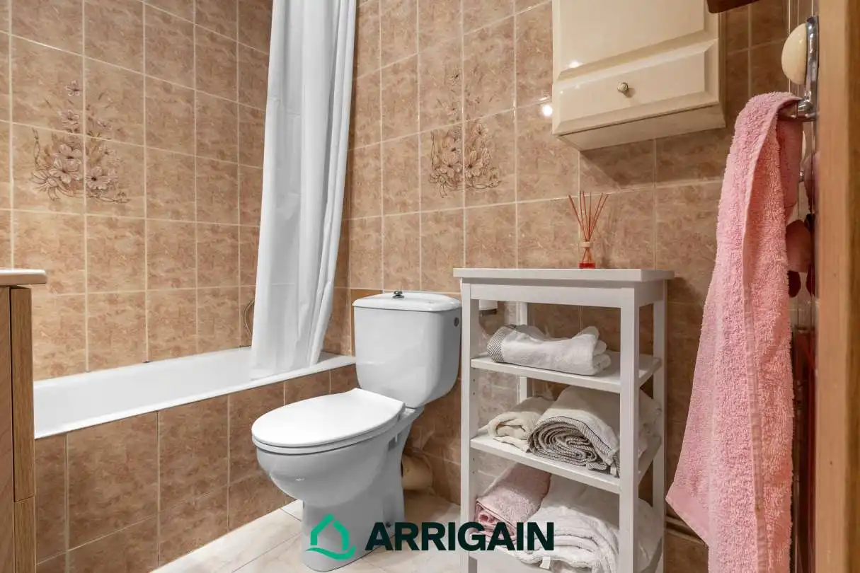 Badezimmer von Wohnung zum Verkauf in Donostia - San Sebastián  mit Heizung, Privatgarten und Balkon