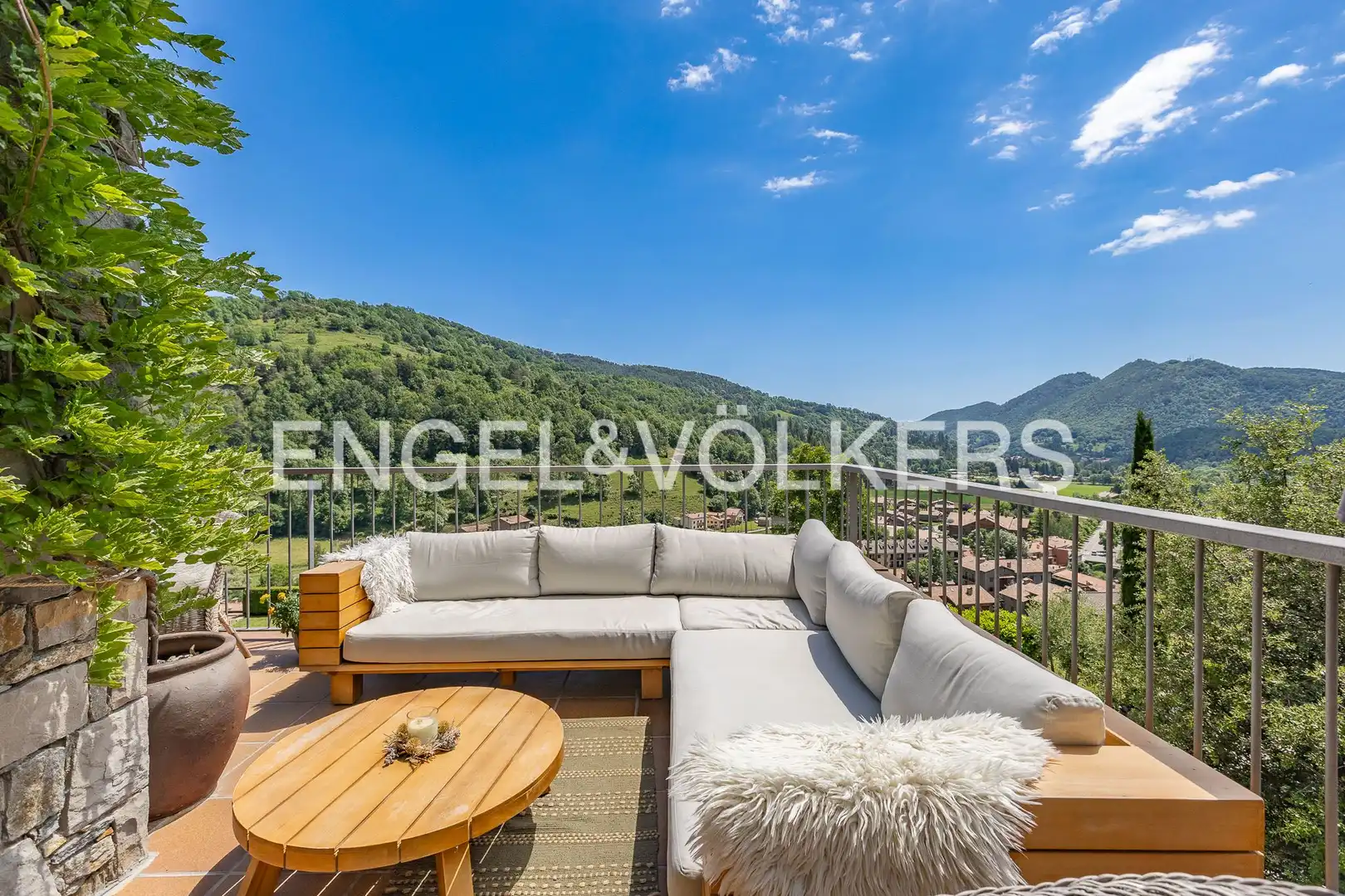 Terrassa de Casa o xalet en venda en Llanars amb Calefacció, Jardí privat i Parquet