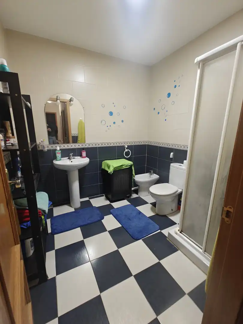 Baño de Planta baja en venta en Quintanar de la Orden con Calefacción, Parquet y Amueblado