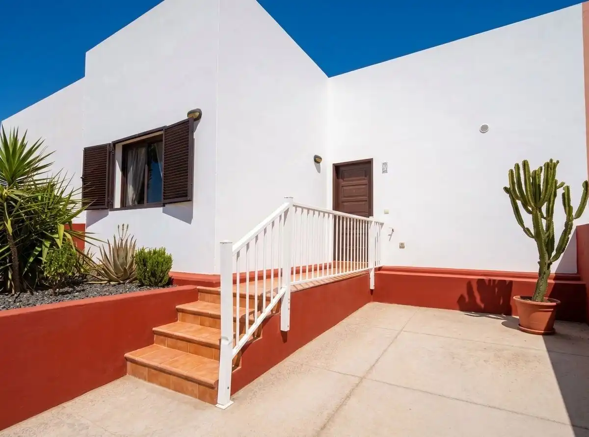 Terraced house with pool for sale in Corralejo, imagen 2