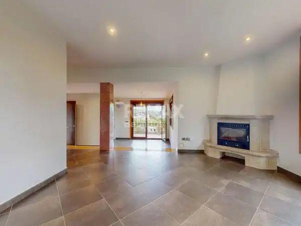 Sala de estar de Casa o chalet en venta en Vigo  con Calefacción, Jardín privado y Terraza