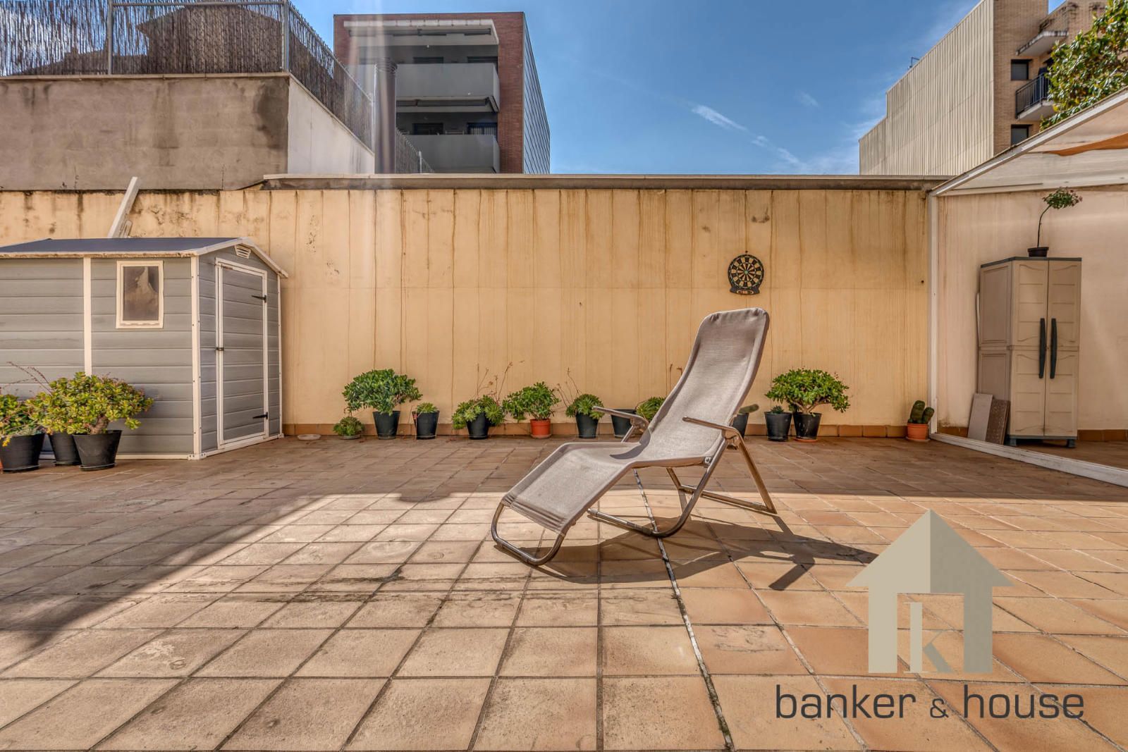 Exterior view of Flat for sale in Cerdanyola del Vallès  with Air Conditioner, Heating and Parquet flooring