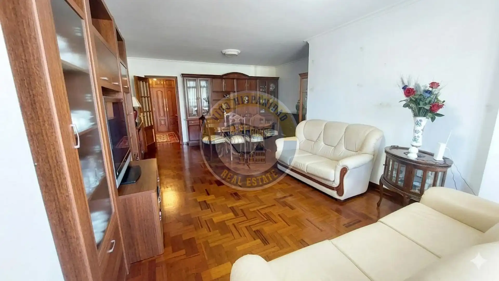 Living room of Flat for sale in Vigo   with Parquet flooring and Storage room