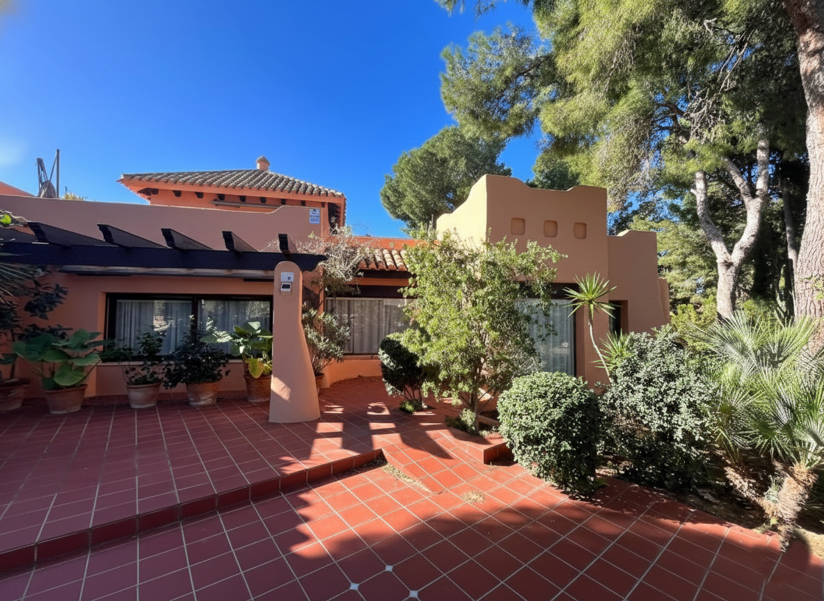 Exterior view of Premises to rent in Calvià  with Air Conditioner and Furnished