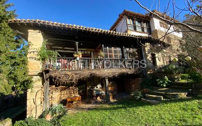 Vista exterior de Casa o xalet en venda en Vega de Liébana amb Aire condicionat, Calefacció i Jardí privat