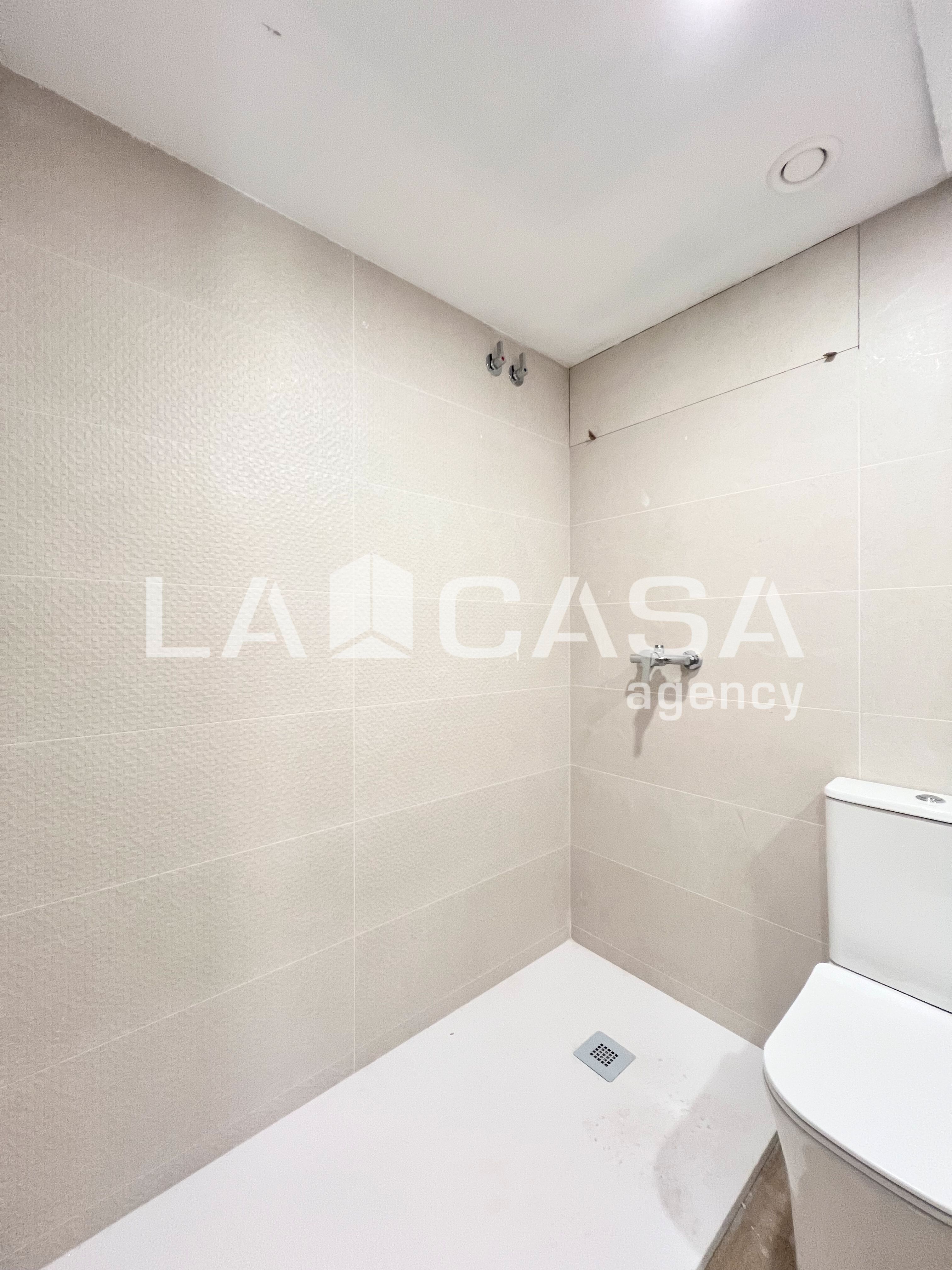 Bathroom of Duplex for sale in Badalona  with Terrace
