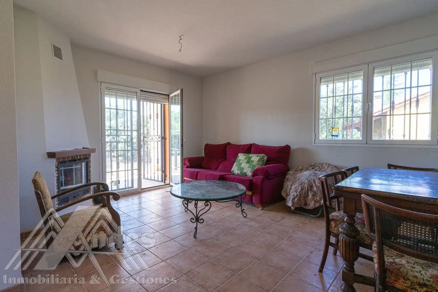 Sala de estar de Casa o chalet en venta en Zarzuela del Monte con Calefacción, Jardín privado y Terraza