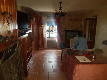 Casa amb balcó en venda a Peñamefecit - Avda Barcelona