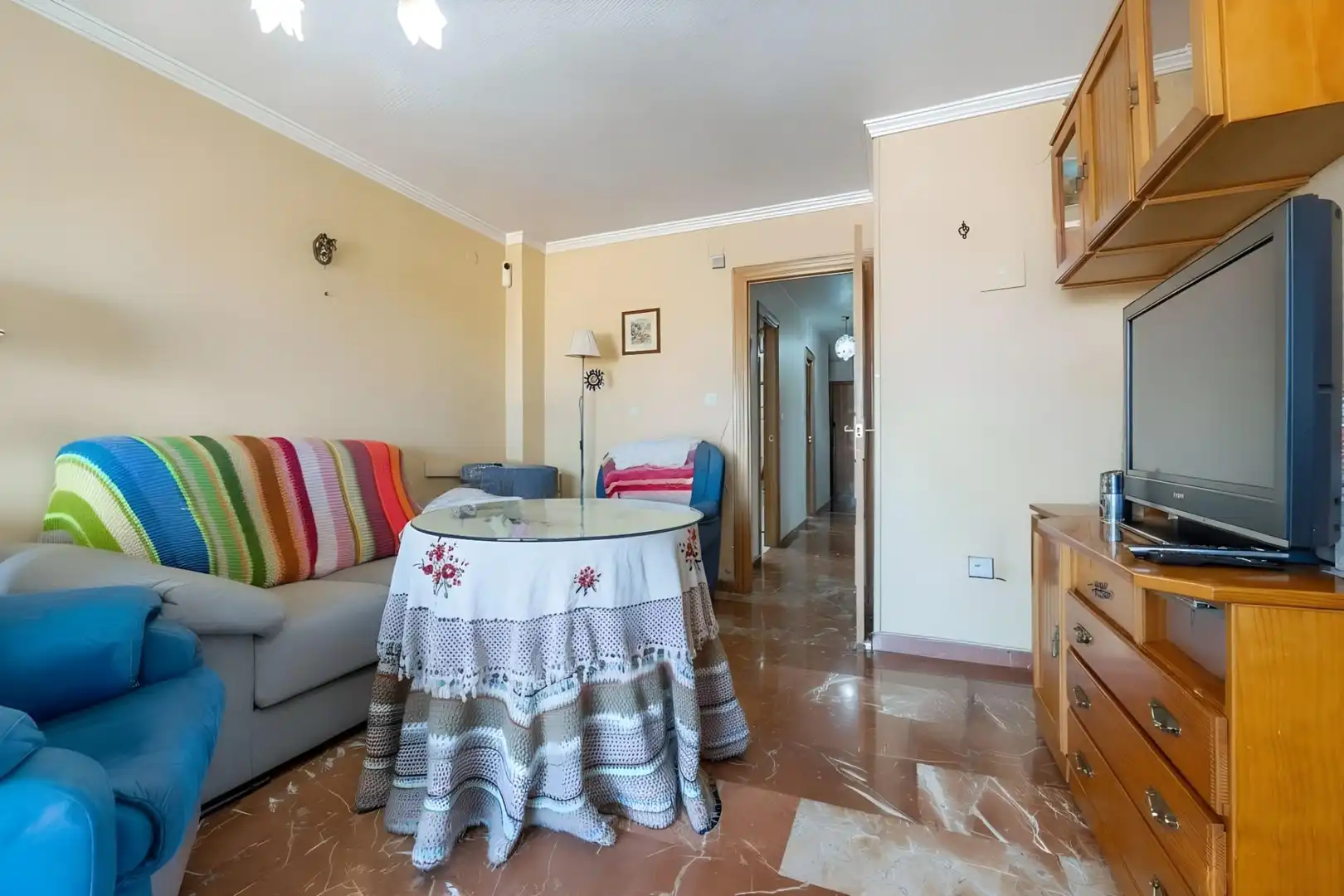 Living room of Flat for sale in Granada  with Air Conditioner, Terrace and Alarm