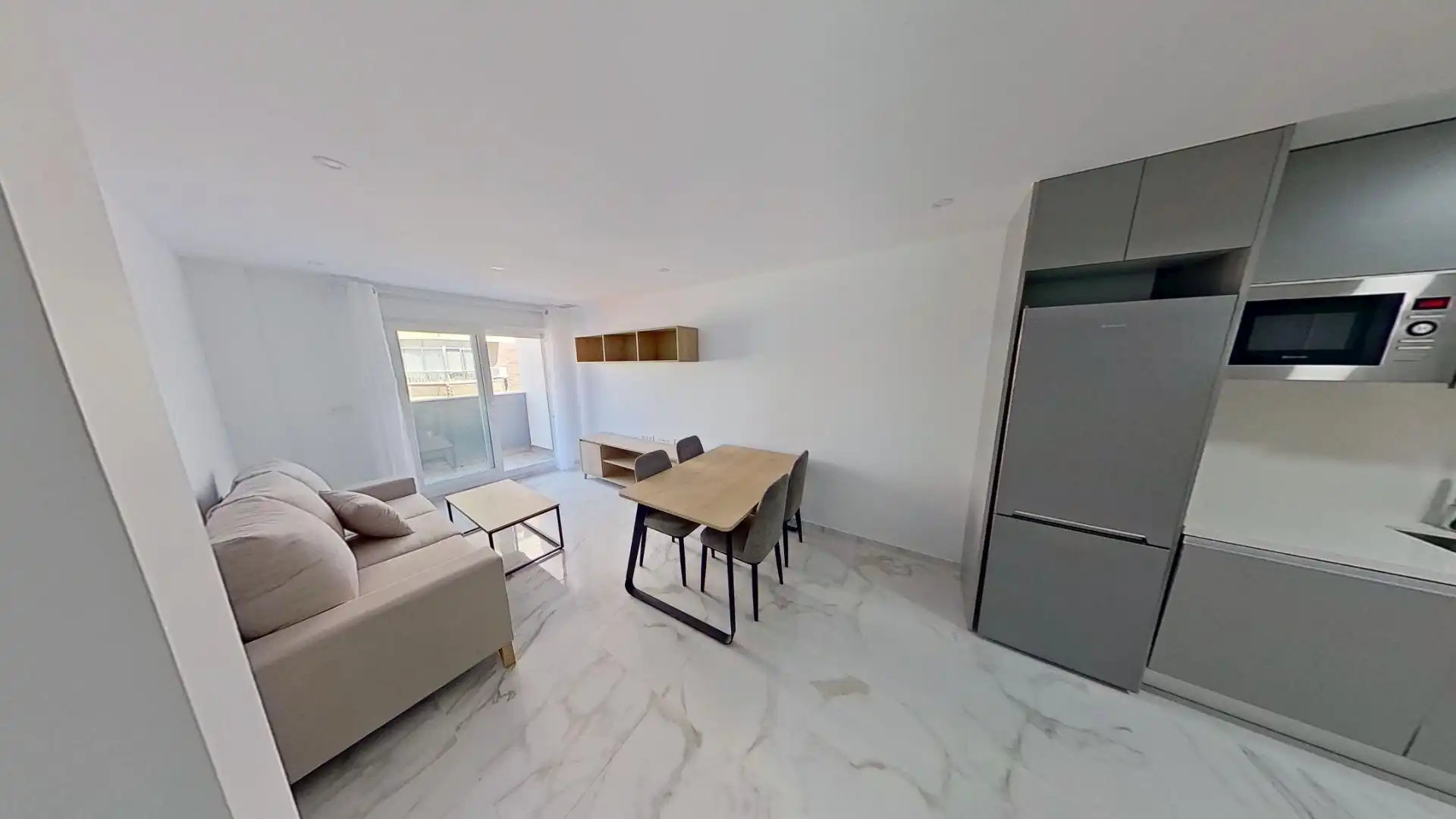 Apartamento con ascensor en venta en Calle ORIHUELA, imagen 2