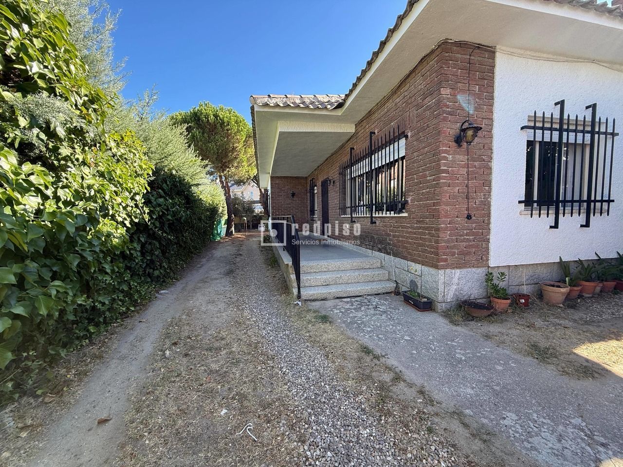 Exterior view of House or chalet for sale in Galapagar  with Heating and Terrace
