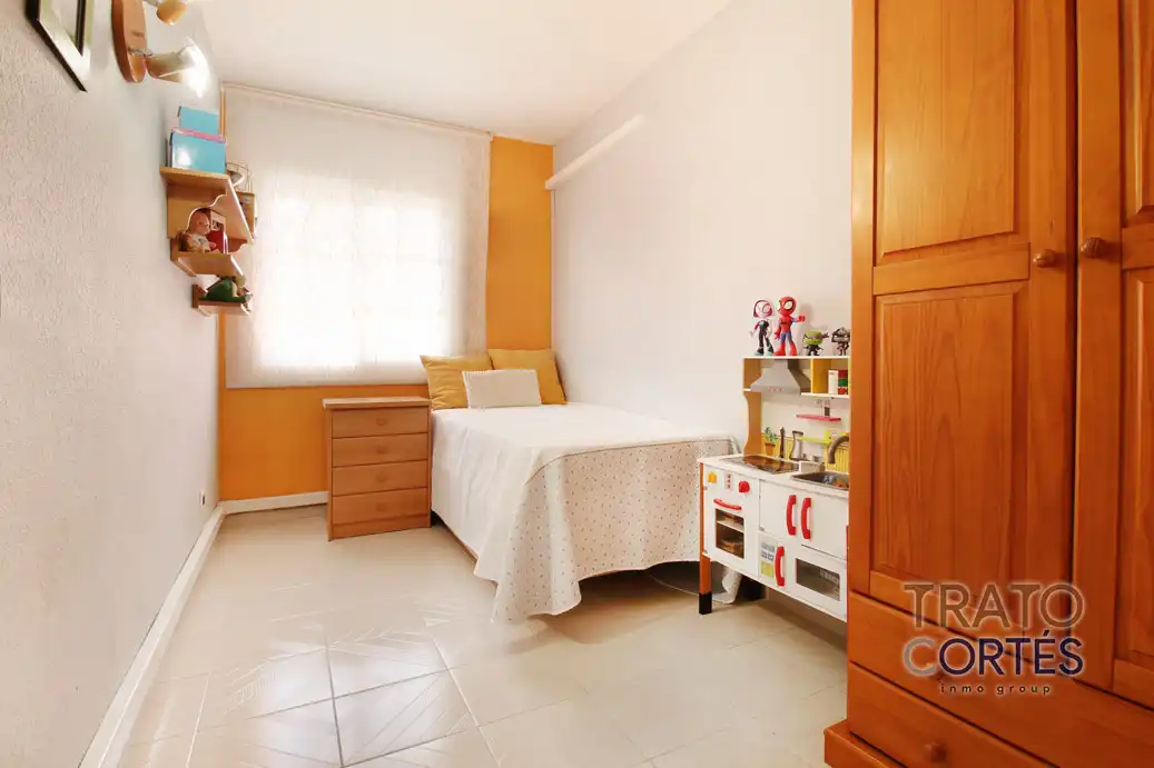 Dormitori de Àtic en venda en Sant Boi de Llobregat amb Aire condicionat, Calefacció i Terrassa