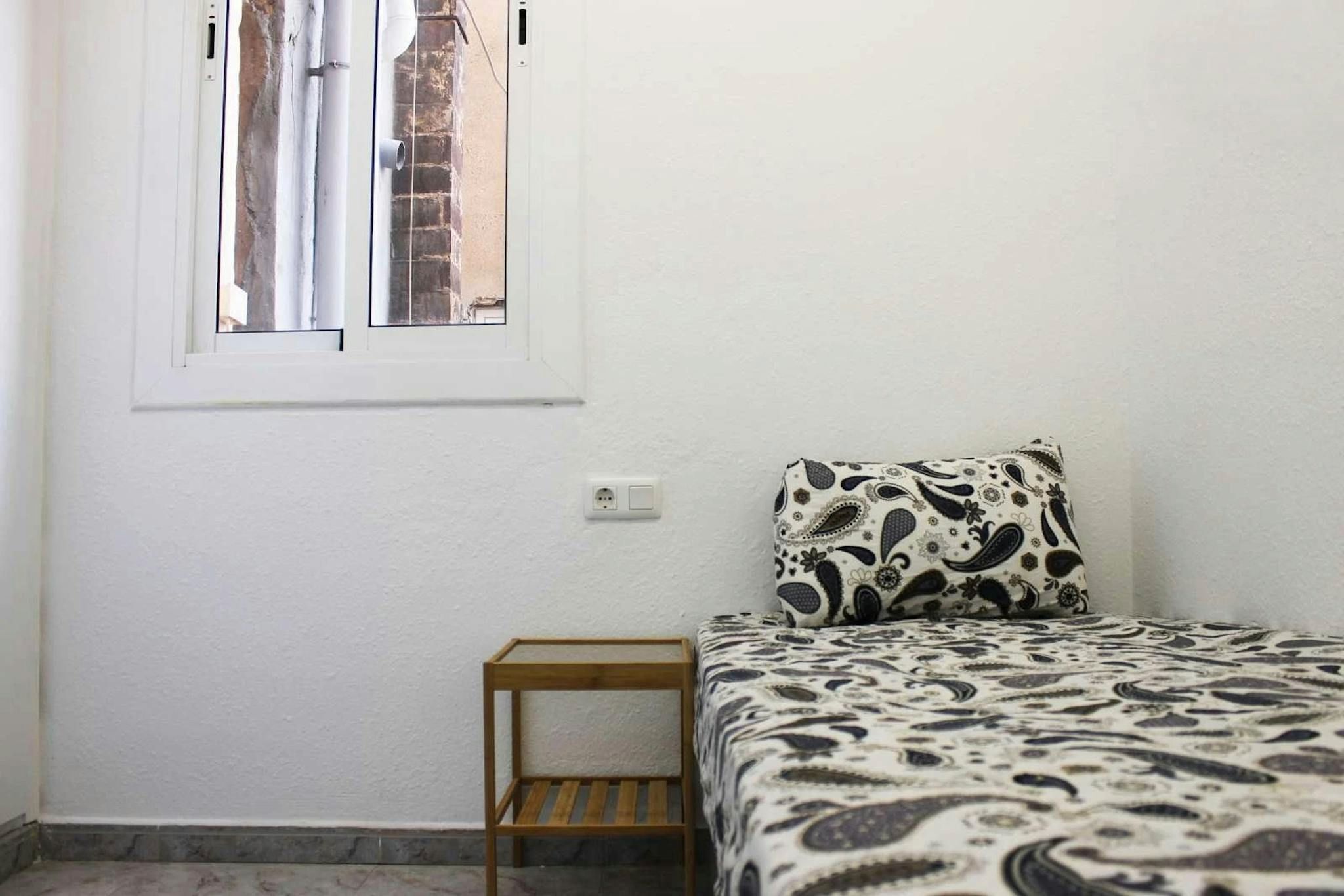 Bedroom of Flat to share in  Barcelona Capital  with Furnished and Washing machine