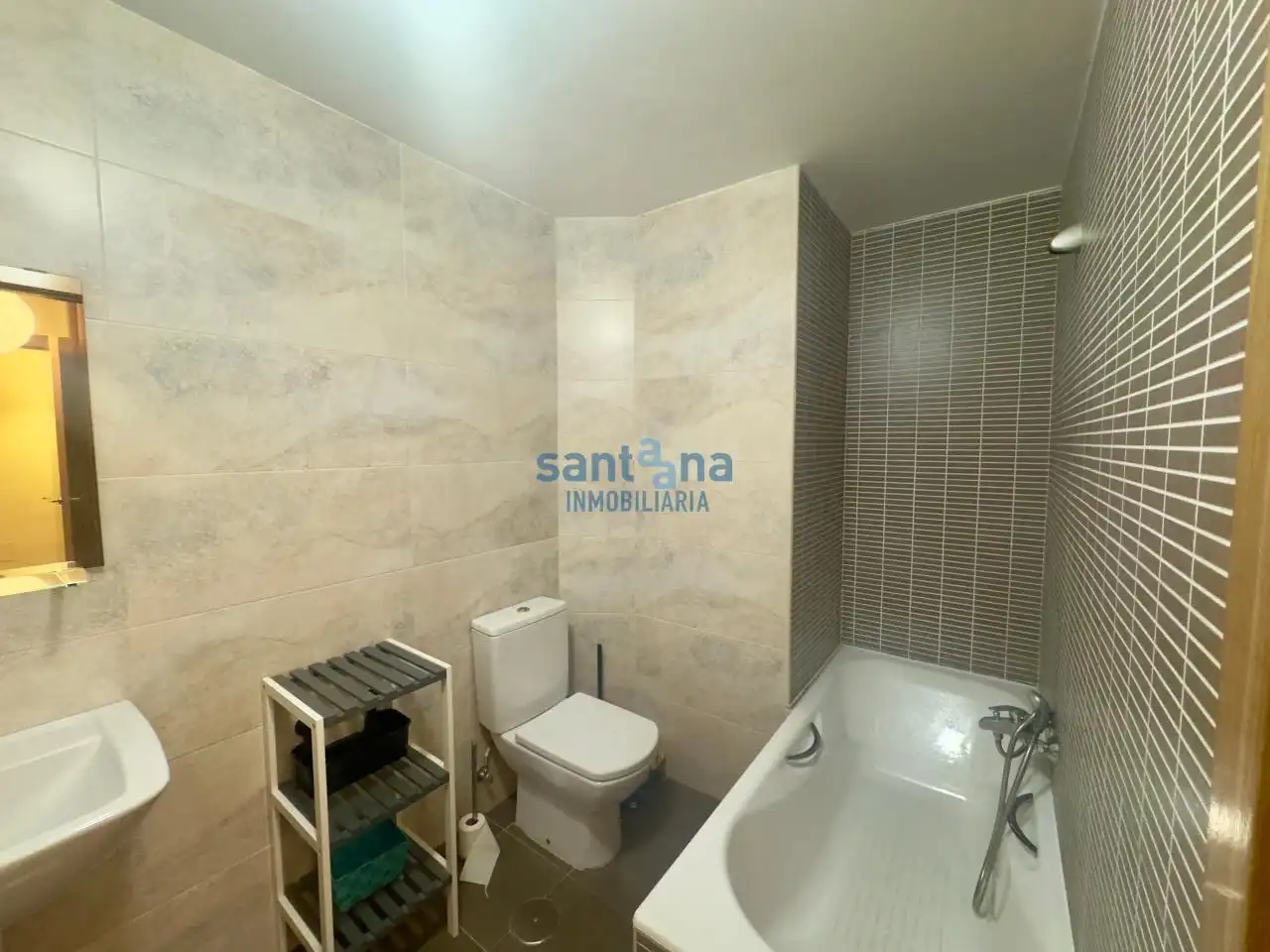 Bathroom of Apartments for rent in León Capital   with Heating, Parquet flooring and Terrace