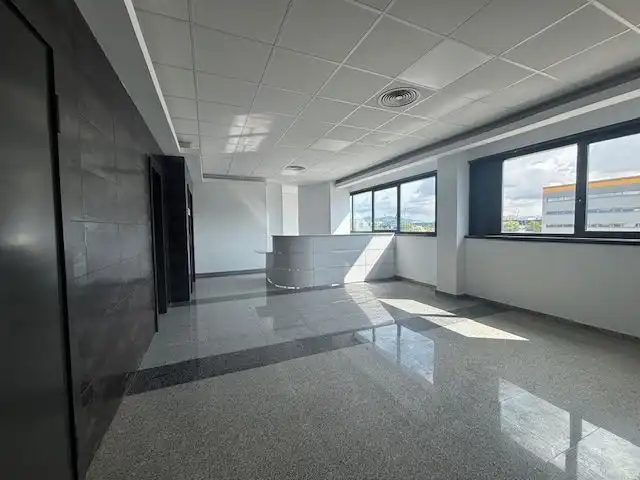 Gebäude zur Miete in El Prat de Llobregat