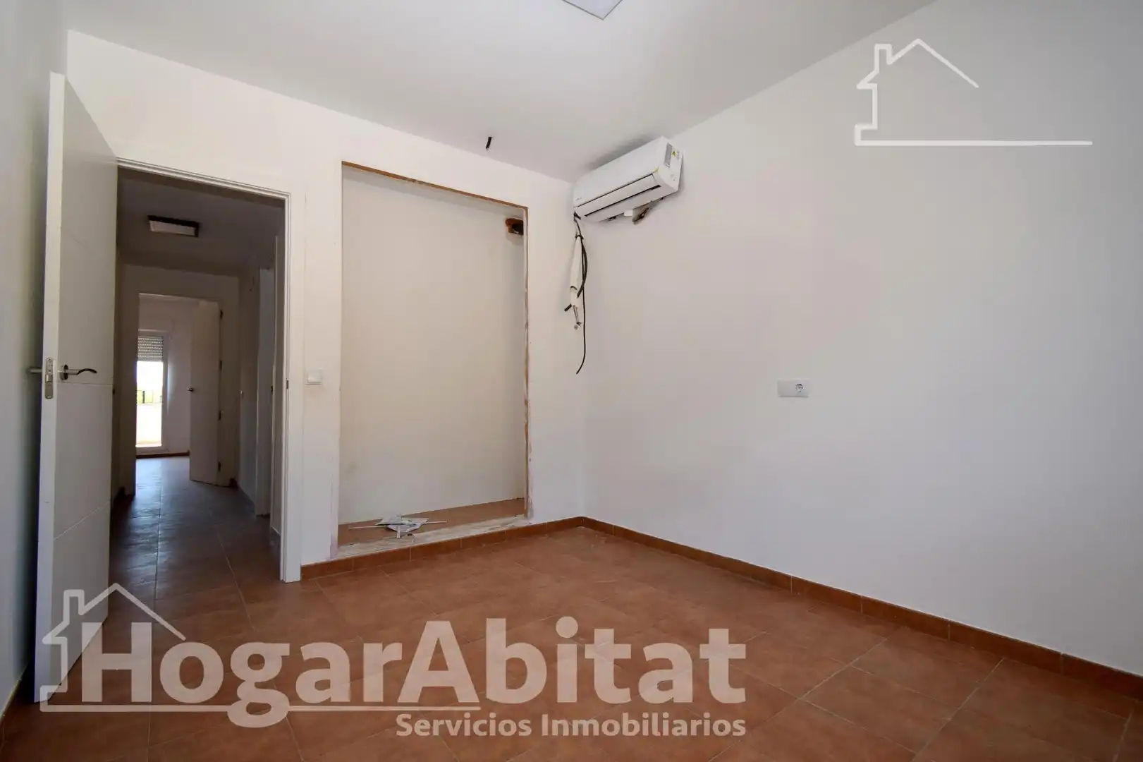 Dormitori de Casa o xalet en venda en Chiva amb Aire condicionat, Calefacció i Jardí privat