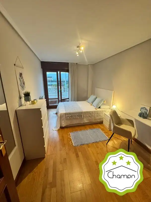 Schlafzimmer von Wohnung zur Miete in Leioa mit Heizung und Balkon