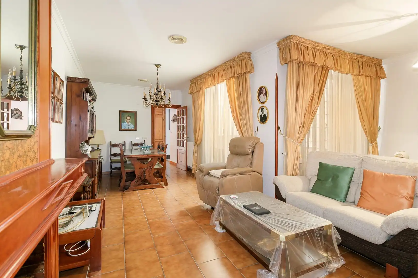 Sala de estar de Edificio en venta en Baza