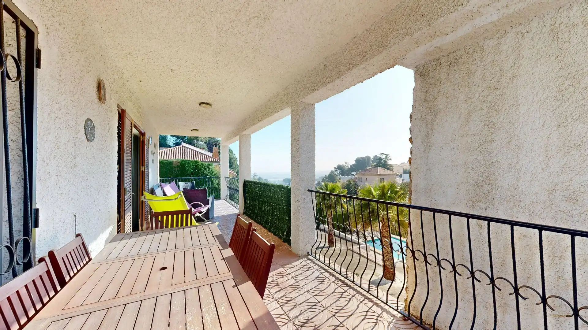 Terrasse von Haus oder Chalet zum Verkauf in Chiva mit Privatgarten und Abstellraum