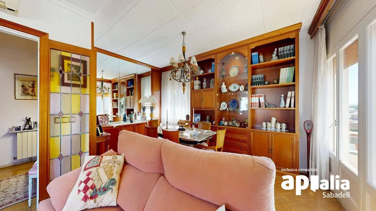 Sala de estar de Casa o chalet en venta en Barberà del Vallès con Calefacción, Jardín privado y Terraza