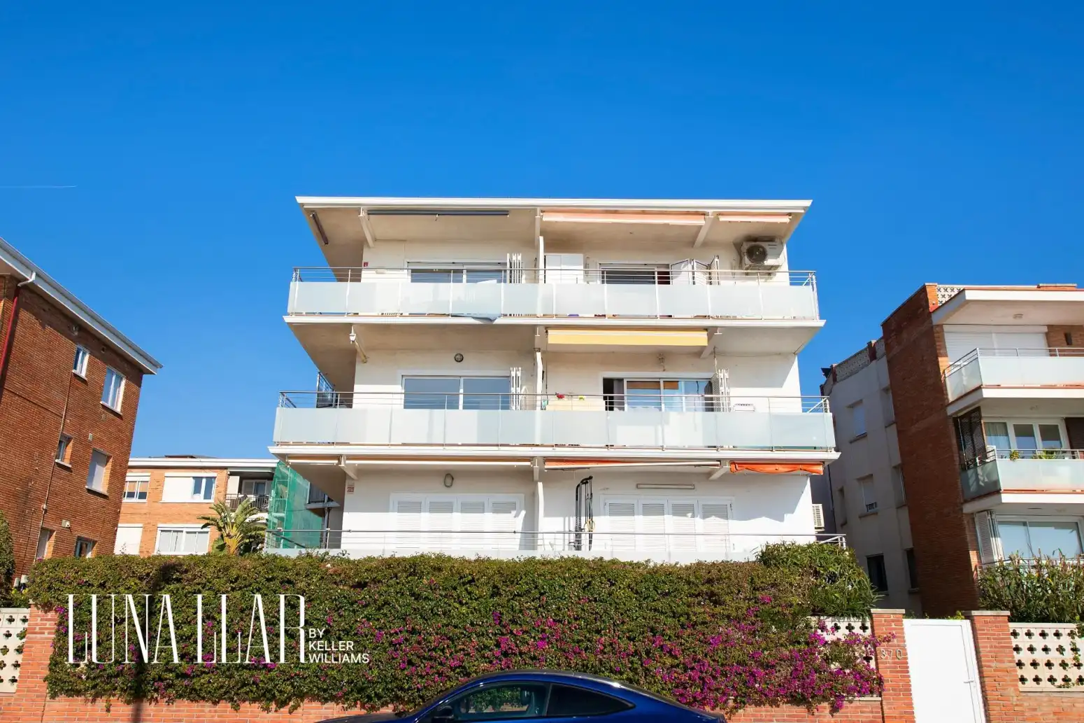 Vista exterior de Pis en venda en Castelldefels amb Aire condicionat i Balcó
