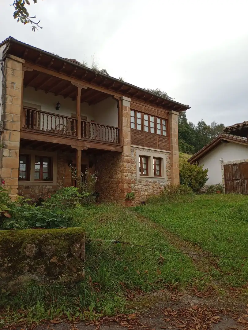 Casa en venda a Parres
