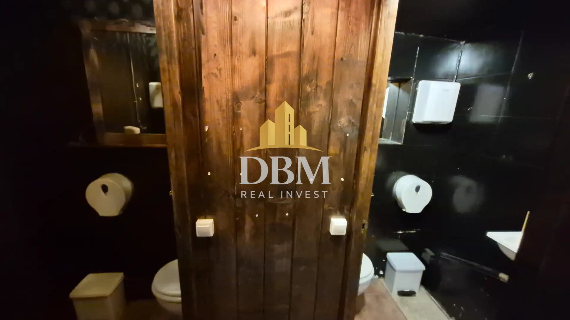 Bathroom of Commercial properties for transfer in Barcelona  with Air Conditioner and Furnished