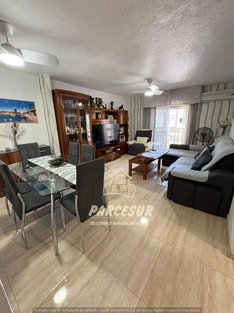 Sala de estar de Piso en venta en Poniente-Norte - Miralbaida - Parque Azahara