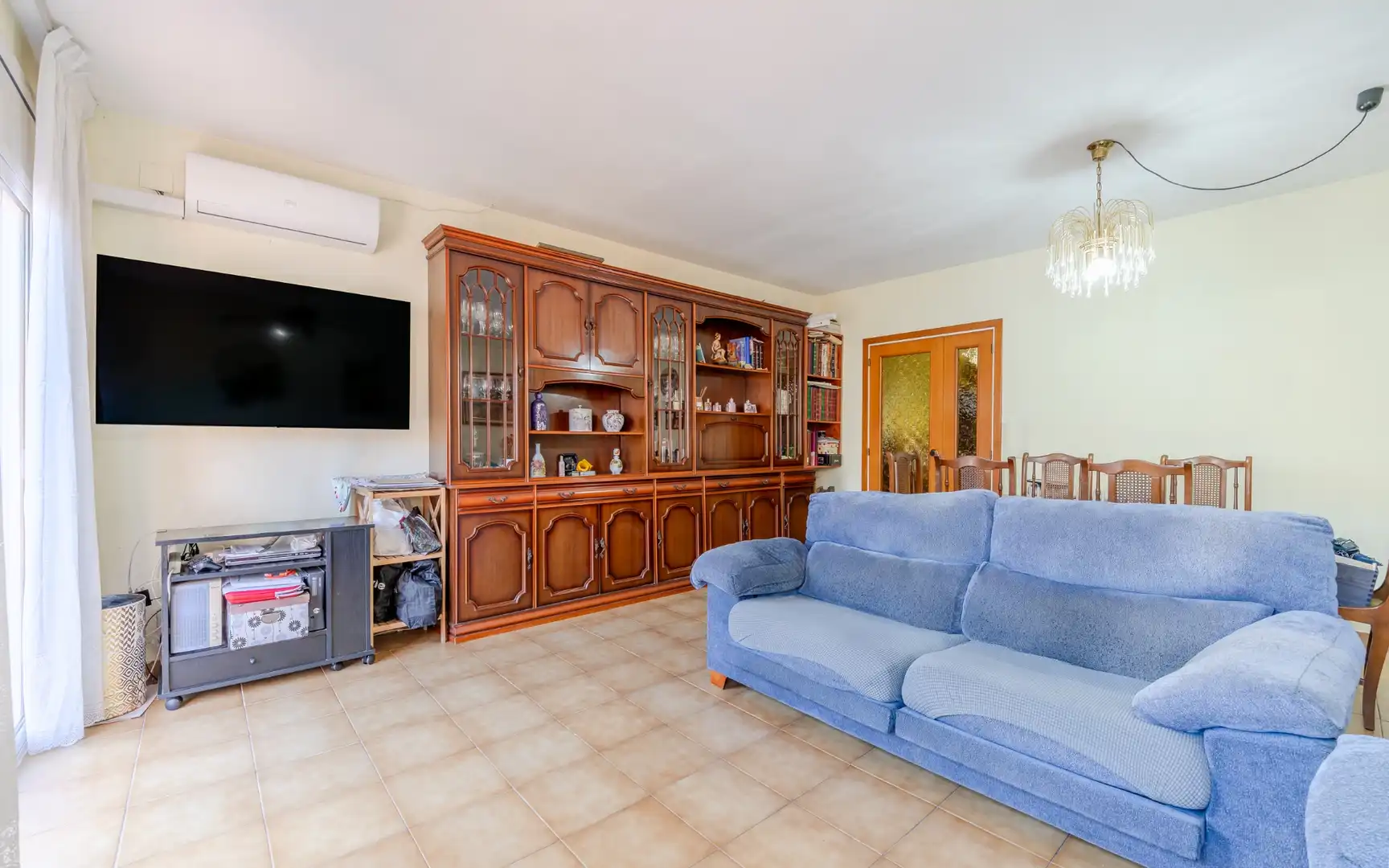 Sala de estar de Casa o chalet en venta en Girona con Aire acondicionado, Calefacción y Jardín privado