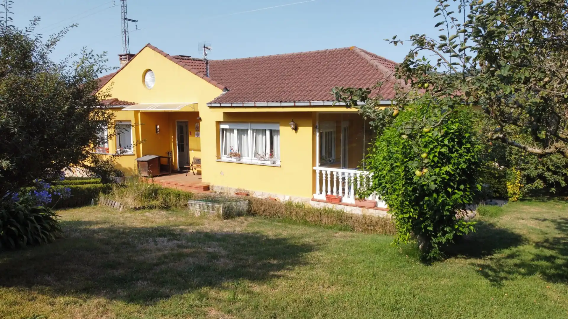 Vista exterior de Casa o chalet en venta en Gijón  con Calefacción, Jardín privado y Parquet