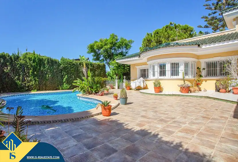 Detached house with pool for sale in Zona Carrefour - Urbanizaciones
