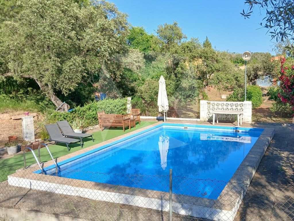 Piscina de Casa o xalet en venda en Badajoz Capital amb Aire condicionat, Jardí privat i Terrassa