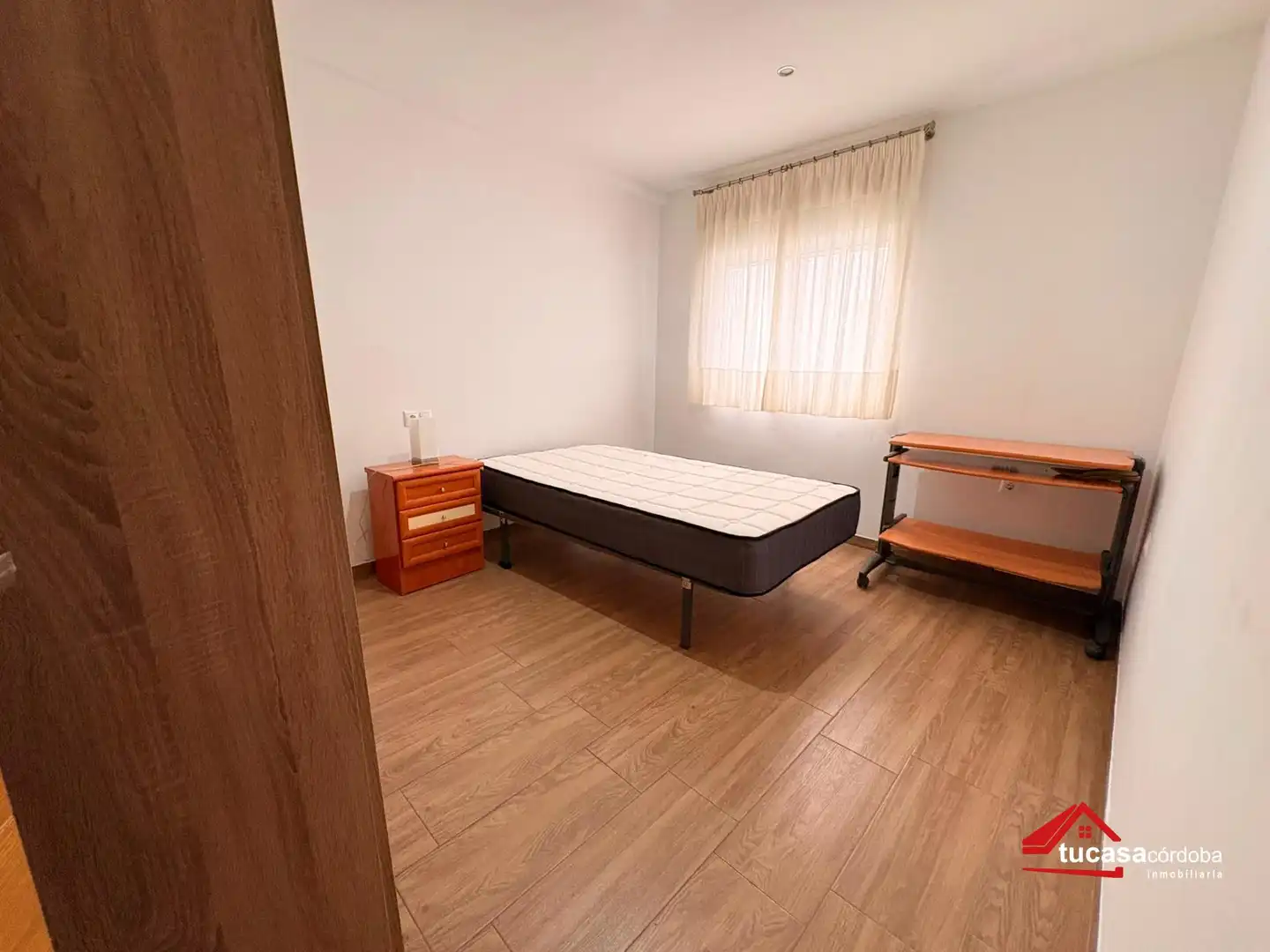 Piso de alquiler en Santa Rosa - Valdeolleros