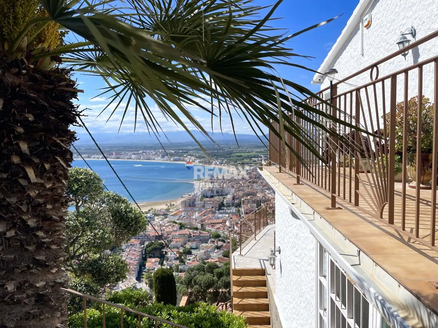 Vista exterior de Casa o xalet en venda en Roses amb Aire condicionat, Calefacció i Jardí privat