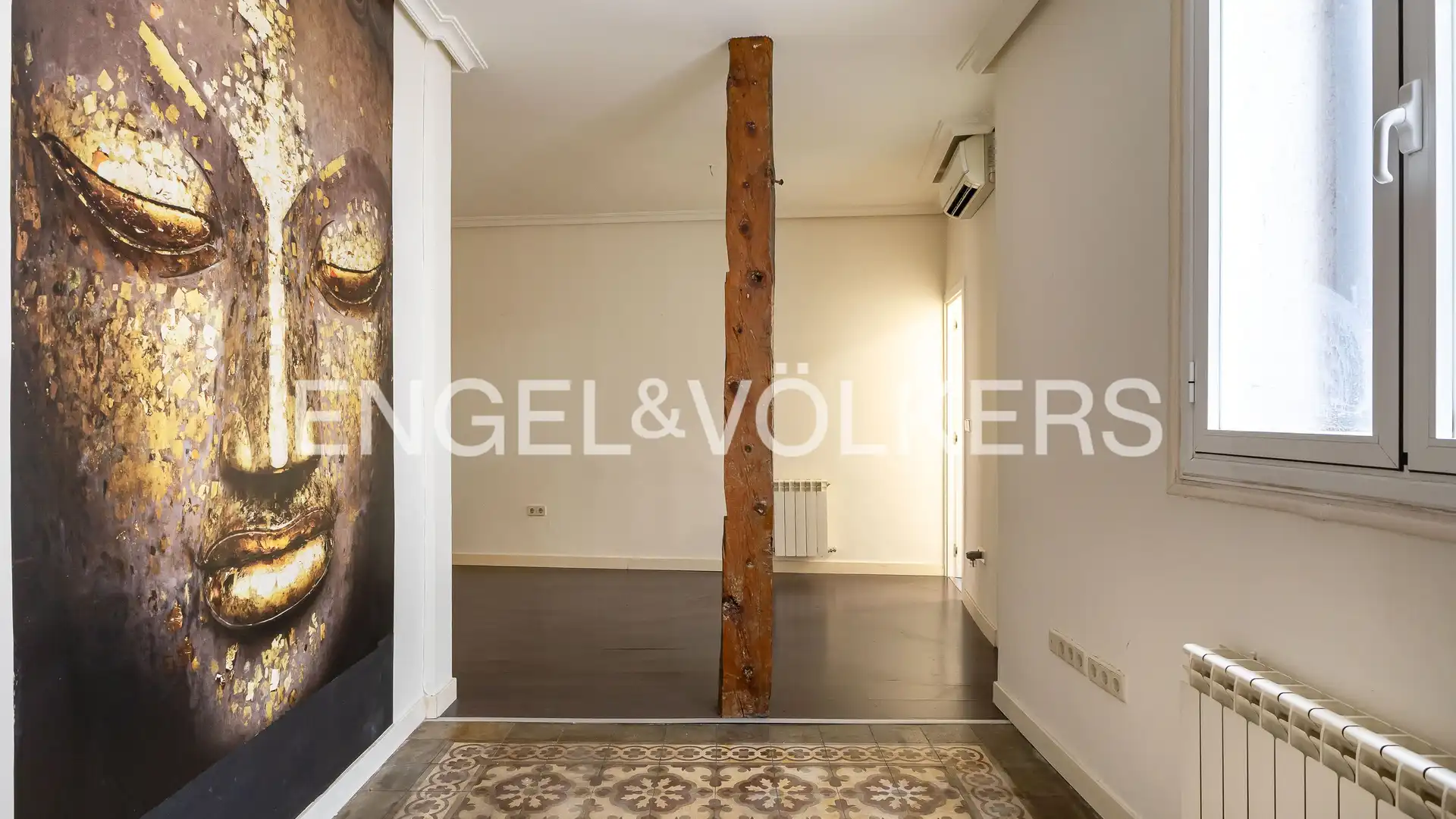 Wohnung zum Verkauf in  Madrid Capital mit Klimaanlage, Heizung und Balkon