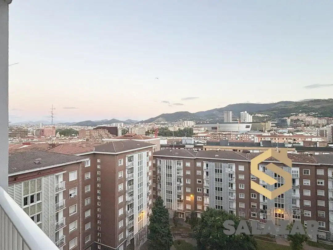 Schlafzimmer von Wohnung zum Verkauf in Bilbao  mit Heizung, Terrasse und Balkon